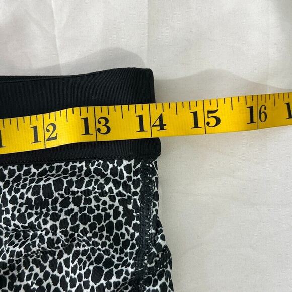 Nike Dri-Fit Black White Leopard Print Crop Running Leggings M Pants - Picture 9 of 11